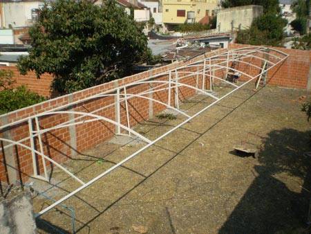 Cerramiento de cocheras - Arieta al 3000